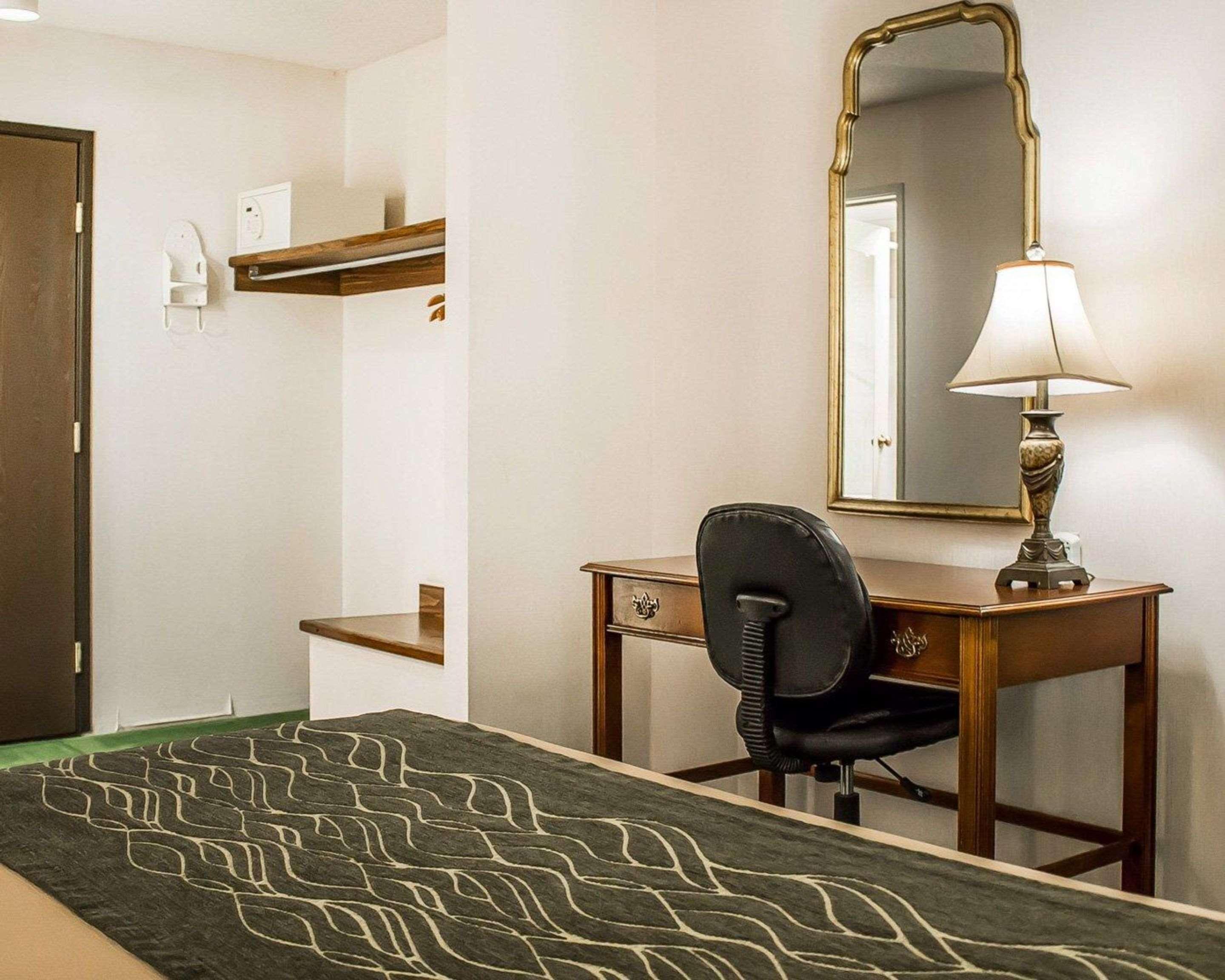 Comfort Inn Manistique Bagian luar foto
