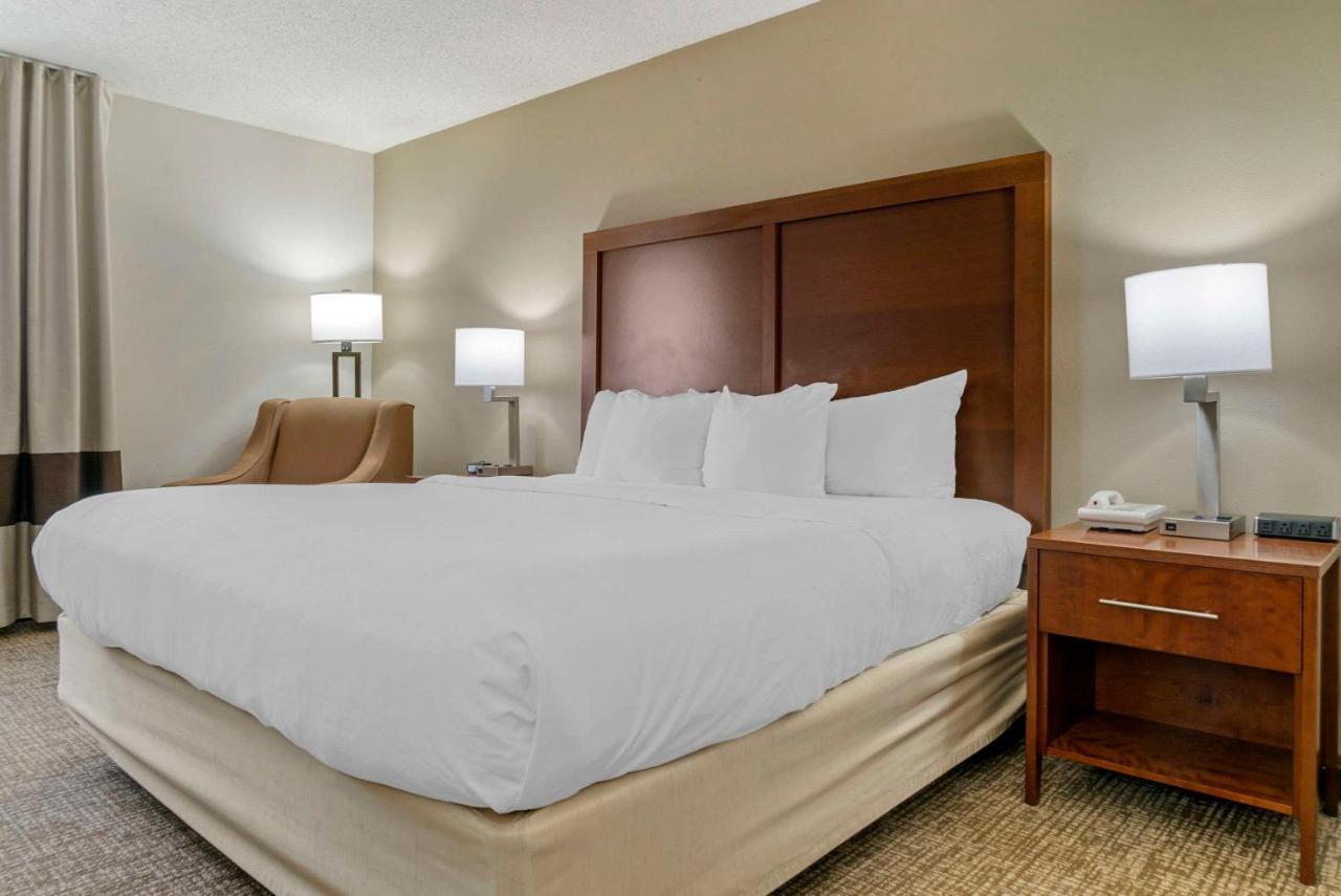 Comfort Inn Manistique Bagian luar foto